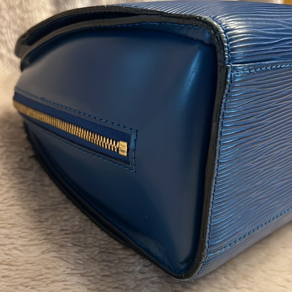 LOUIS VUITTON Vintage Epi Pont Neuf - Picture 9 of 17